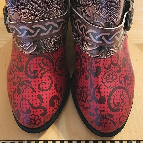 Stylish Faux Leather Ankle Boots Size 6.5 NWOT - Picture 3 of 9